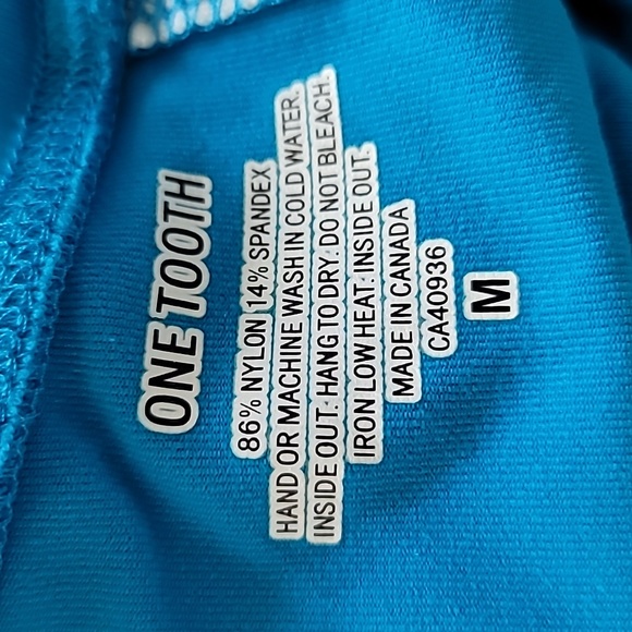 One Tooth fitness wear top and shorts size M - Picture 8 of 8